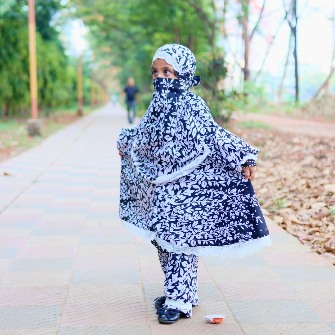 Lilen Fabric Primium Khimar with Plazu Set LF107
